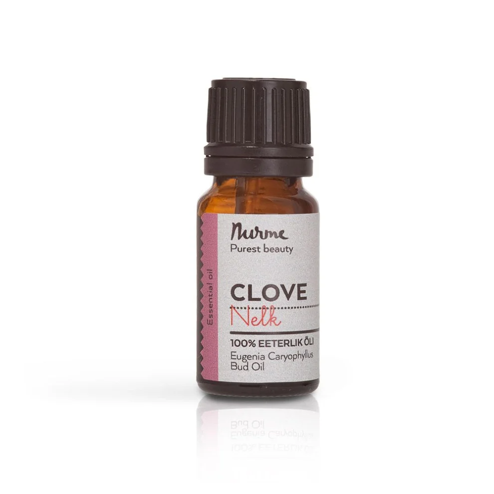Clove essential oil